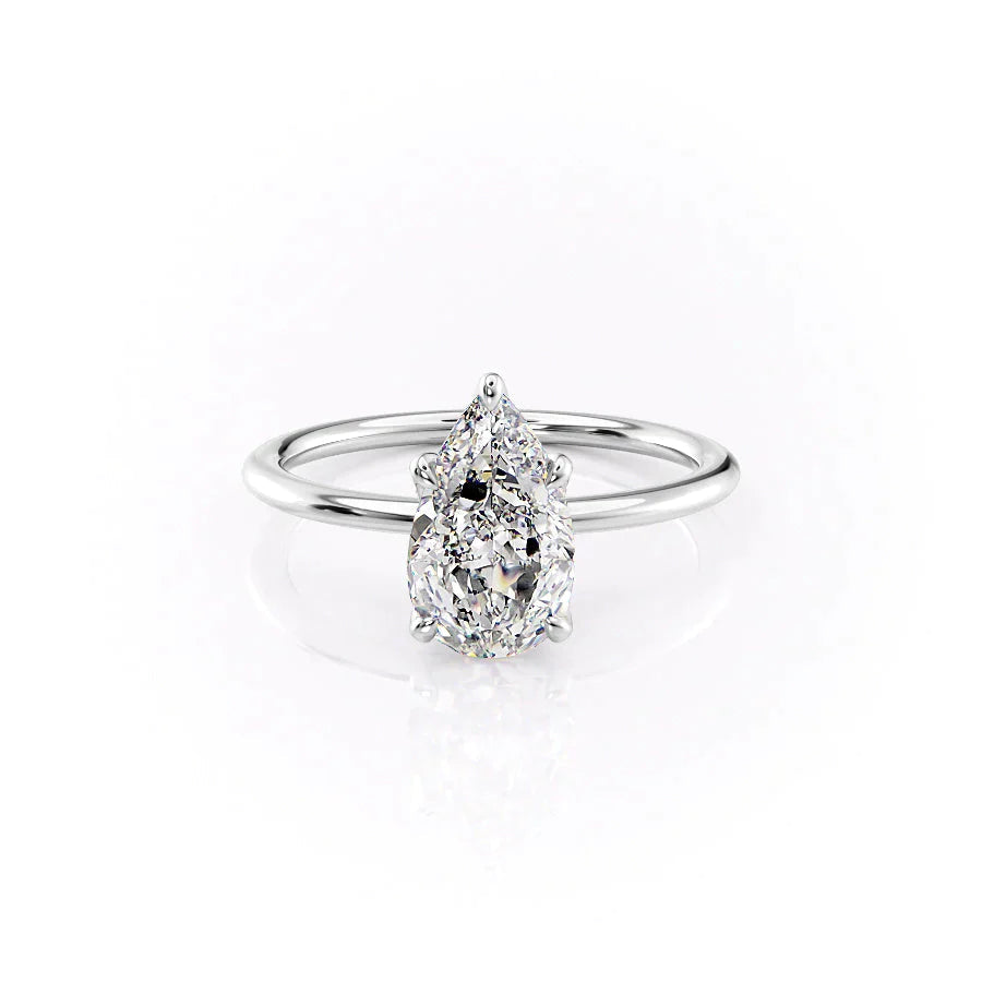 The Solitaire Petal Kamellie Set   With A 2 Carat Pear 18K White Gold Moissanite