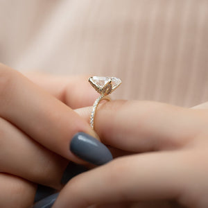 The Pave Petal Kamellie Set  With A 2.5 Carat Oval 18K Yellow Gold Moissanite