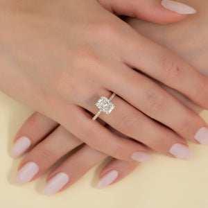 The Petal Kamellie Set With A 3 Carat Radiant 18K Yellow Gold Lab Diamond