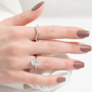 The Ashley Set  With A 2.5 Carat Oval 14K White Gold Moissanite