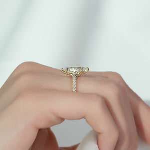 The Ashley Set With A 1 Carat Marquise 18K Yellow Gold Lab Diamond