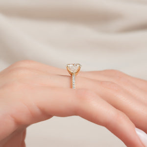 The Ashley Set With A 1 Carat Round 18K Yellow Gold Lab Diamond