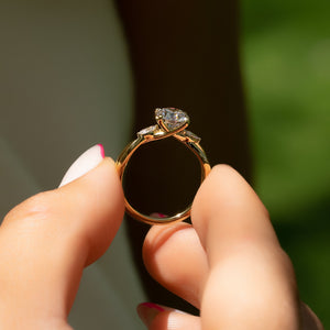 The Kelsey Set With A 1 Carat Round 18K Yellow Gold Lab Diamond
