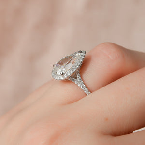 The Miley Set With A 1 Carat Pear 18K White Gold Lab Diamond