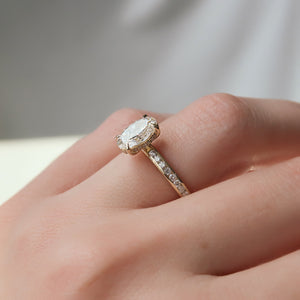 The Marilyn Set With A 1 Carat Oval 18K Yellow Gold Lab Diamond
