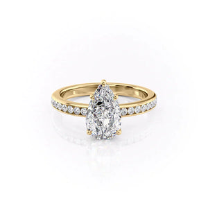 The Marilyn Set With A 2.5 Carat Pear 18K Yellow Gold Lab Diamond