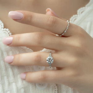 The Stephanie Set With A 1 Carat Round 18K White Gold Lab Diamond