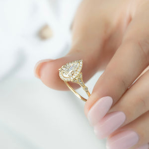 The Halo Stephanie Set With A 1 Carat Pear 18K Yellow Gold Lab Diamond
