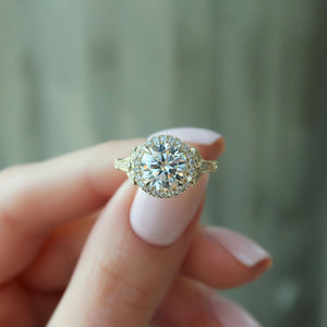 The Halo Stephanie Set With A 2 Carat Round 18K Yellow Gold Lab Diamond