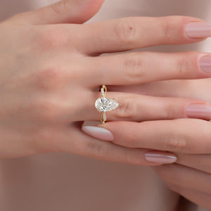The Daisy Set With A 1 Carat Pear 18K Yellow Gold Lab Diamond