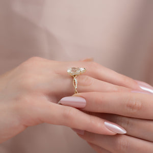 The Daisy Set With A 1 Carat Pear 18K Yellow Gold Lab Diamond