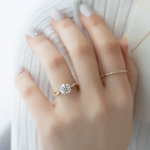The Daisy Set With A 1 Carat Round 18K Yellow Gold Lab Diamond