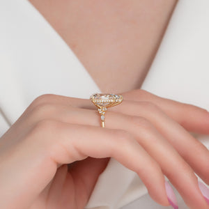 The Emma Set  With A 1 Carat Pear 18K Yellow Gold Moissanite