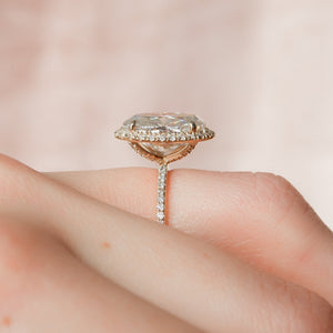The Lenny Set With A 1 Carat Oval 18K Yellow Gold Lab Diamond